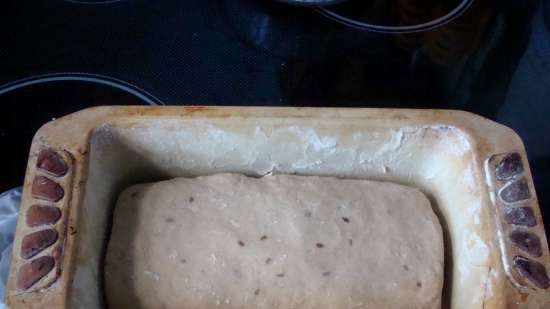 Tarwebrood met roggezuurdesem met lijnzaad, zemelen