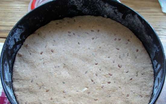 Pan de centeno con ajo, linaza, condimentos de masa madre germinados de lino