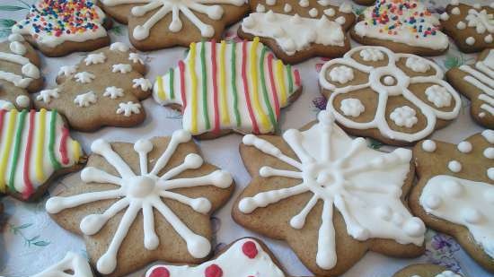 We decorate gingerbread cookies, cookies