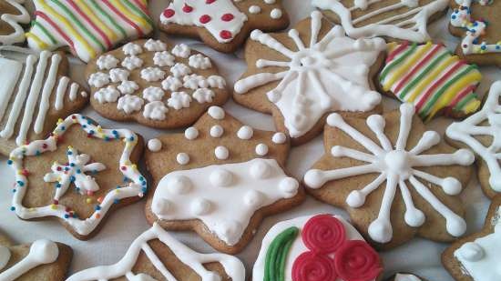 We decorate gingerbread cookies, cookies