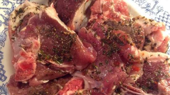 Lamb cutlets in herbal spices (Lammkoteletts im Krautermantel)