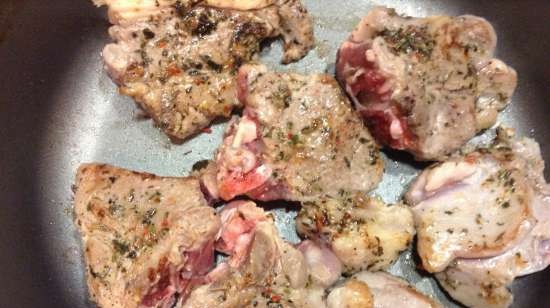 Lamb cutlets in herbal spices (Lammkoteletts im Krautermantel)