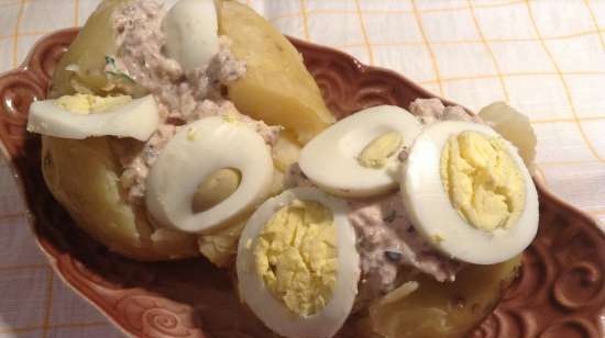 มันฝรั่งอบทูน่า (Folienkartoffeln mit Thunfisch-Fullung)