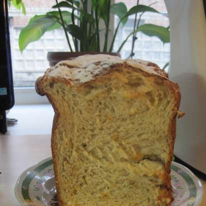 Butter bread with sourdough in a bread maker