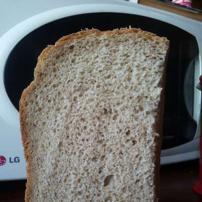 Pane contadino in una macchina per il pane