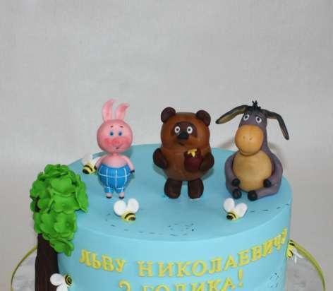 Torte basate sul cartone animato Winnie the Pooh e tutto, tutto, tutto