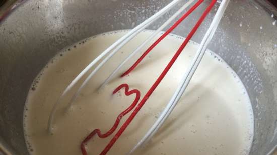 Panna cotta cremoasă de pere cu pere caramelizate (Panna cotta)