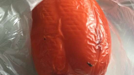 Goudvis in gelei met twee soorten pittige vullingen (pompoen en gepureerde tomaten met rode peper)