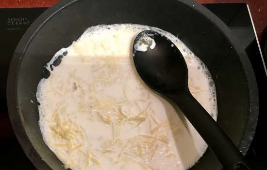 Pasta al forn amb cansalada i peres