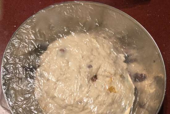 Pane di grano tenero con miele, frutta secca e farina di farro