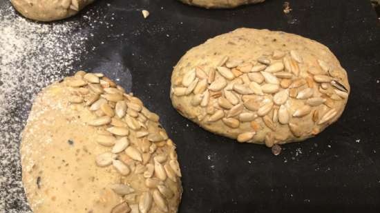 Buns Mouse and bread (multi-grain) from sourdough and dough dough