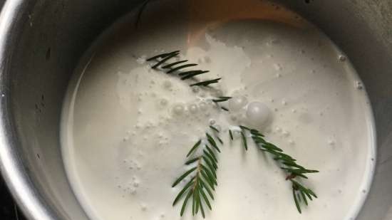 Taezhnoe gelato con latte di cedro e miele selvatico