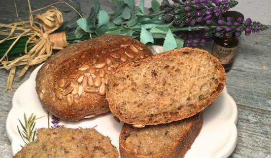 Buns Mouse and bread (multi-grain) from sourdough and dough dough