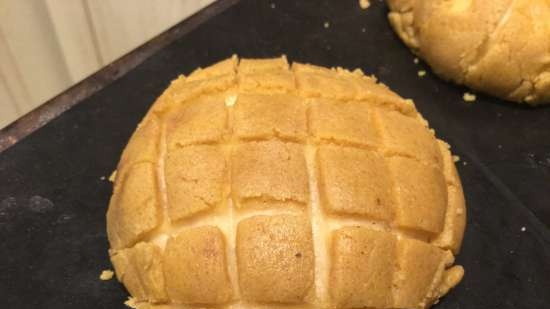 Mexican buns Conchas (seashells) with musical accompaniment