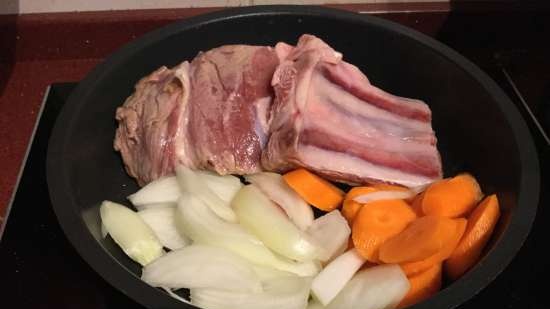 Beef ribs and baked potatoes in Russel Hobbs slow cooker (3.5L)