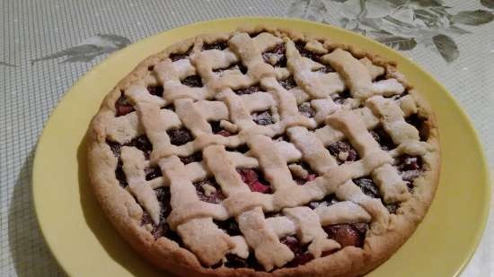 Crostata con frutta secca e mele al caramello