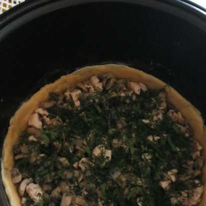 Torta con pollo e funghi (multicooker Mirta MC-2211)