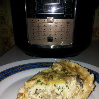 Torta con pollo e funghi (multicooker Mirta MC-2211)