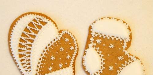 We decorate gingerbread cookies, cookies