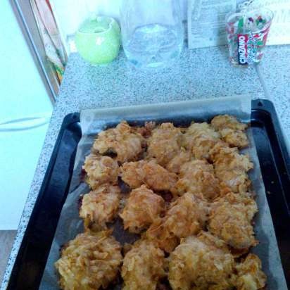 Pit de pollastre al forn al forn amb patates fregides i formatge