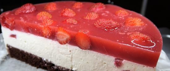 Tarta de requesón y fresas