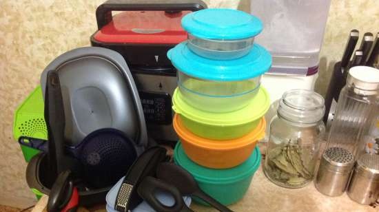 Plastic dishes Tupperware - reviews