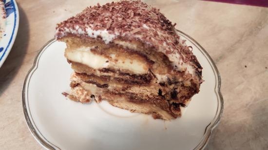 Torta di panpepato con banane e panna acida (senza cottura)