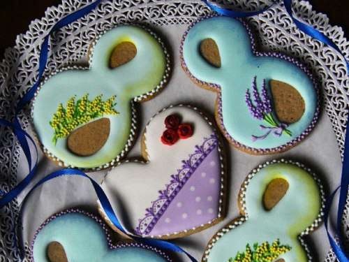 Decoramos galletas de jengibre, galletas