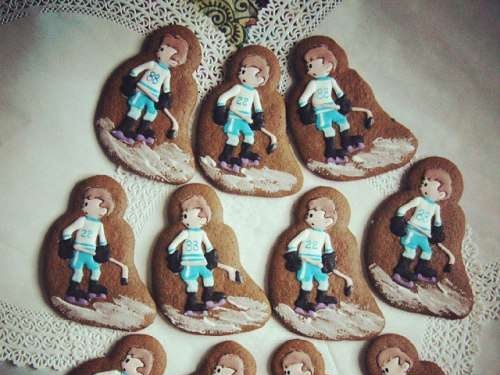 Pinalamutian namin ang cookies ng gingerbread, cookies