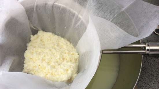 Homemade fresh Ricotta cheese