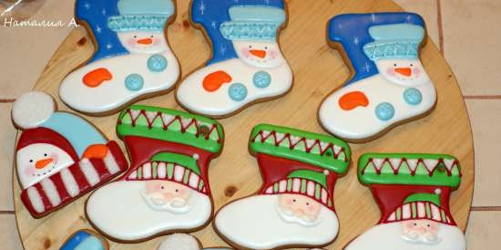 We decorate gingerbread cookies, cookies