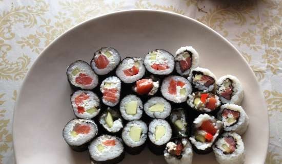 Nigiri sushi a rohlíky