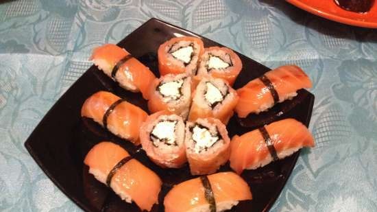 Cơm cuộn Tempura và sushi nigiri với Sushi Magic