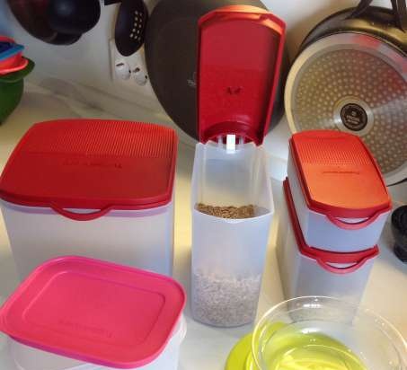 Tupperware จานพลาสติก - บทวิจารณ์