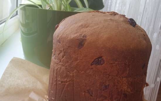 قبلة عيد الفصح Kulich (بالشوكولاتة والكرز)