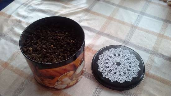 Té fermentado elaborado con hojas de jardín y plantas silvestres (clase magistral)