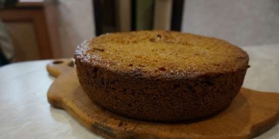 Isang napaka-simpleng honey cake (Aurora multicooker)