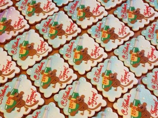 Decoramos galletas de jengibre, galletas