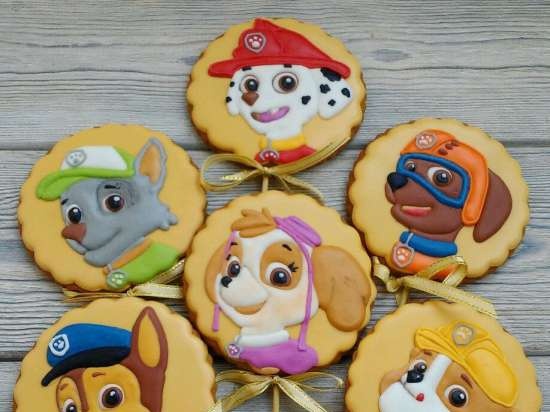 Decoramos galletas de jengibre, galletas