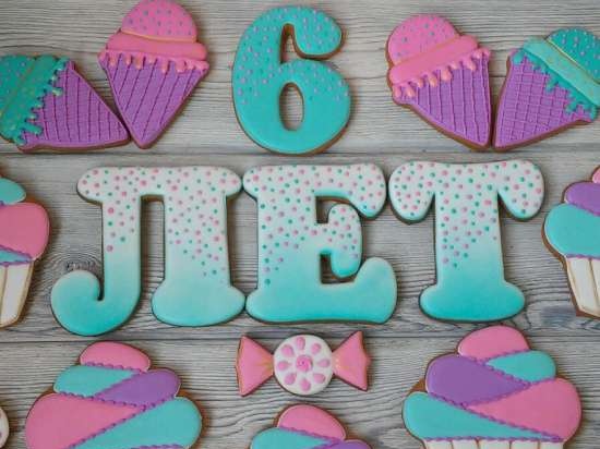 Decoramos galletas de jengibre, galletas