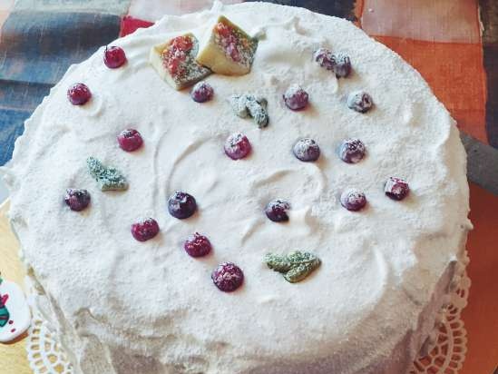 Madárcseresznye torta tejföllel és cédrus dákóval