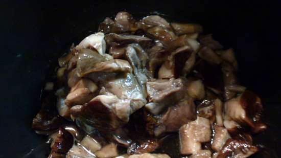 Mushrooms with red wine and balsamic vinegar (Brand 701 multicooker)