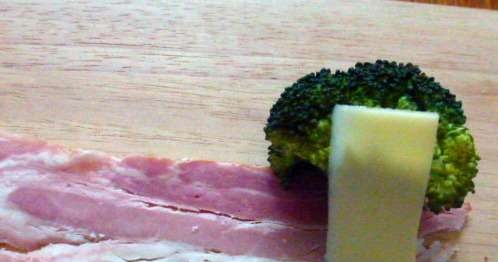 Broccoli sa bacon na may keso (multicooker Brand 701)