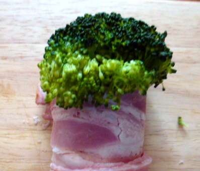 Broccoli in bacon with cheese (multicooker Brand 701)