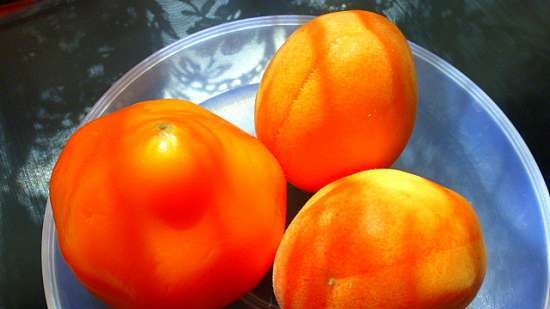 Lassi de tomate amarillo con albaricoque y zumaque