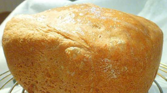 Pane francese in una macchina per il pane con lievito pressato