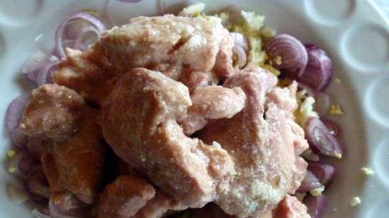 Cod liver salad with croutons and Ashkelon onions