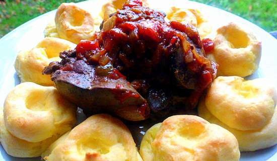 Chicken liver with baked plums and duchess potatoes