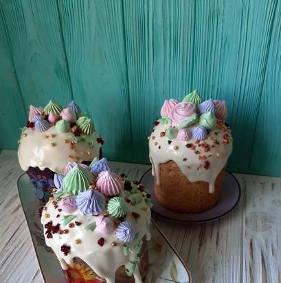 Torta al limone e lavanda senza lievito con ciliegie e albicocche secche