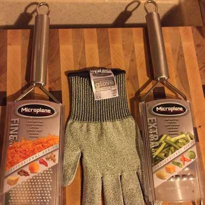 Vegetable graters and shredders, kevlar gloves